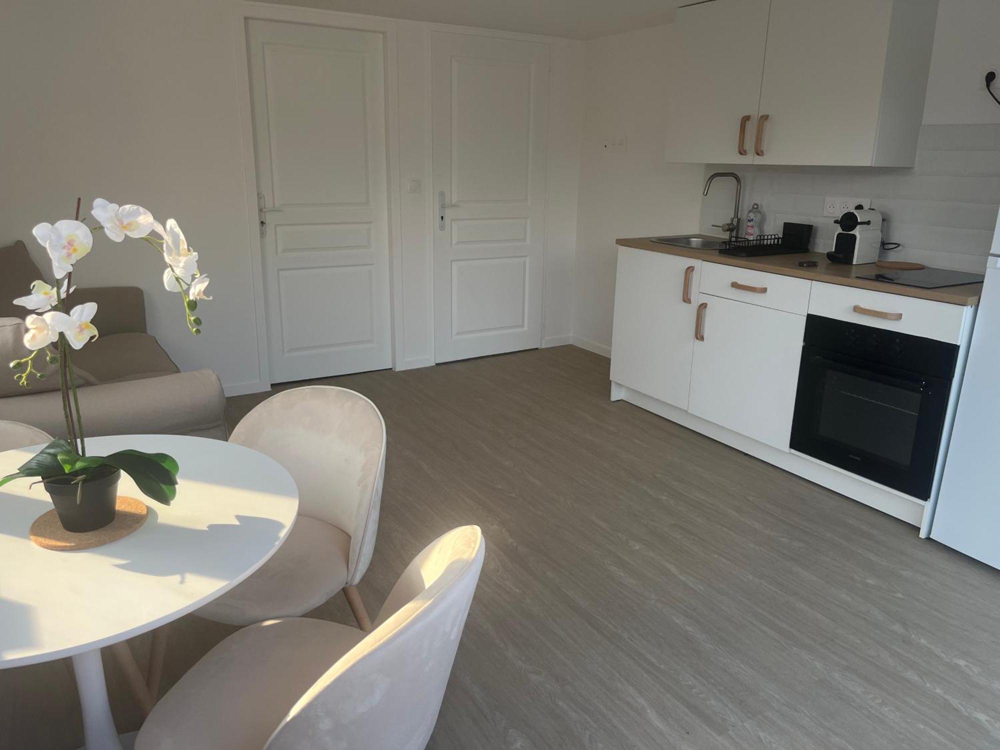 Mini Maison - Oncy Detend Bilik gambar